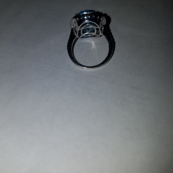 Ring - Picture 3 of 4